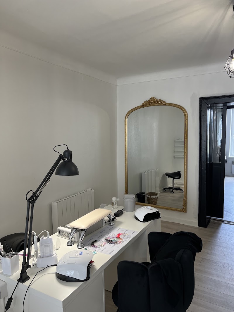 L'institut élégance - Sourcils & cils Metz - Photo de couverture - OneBooking