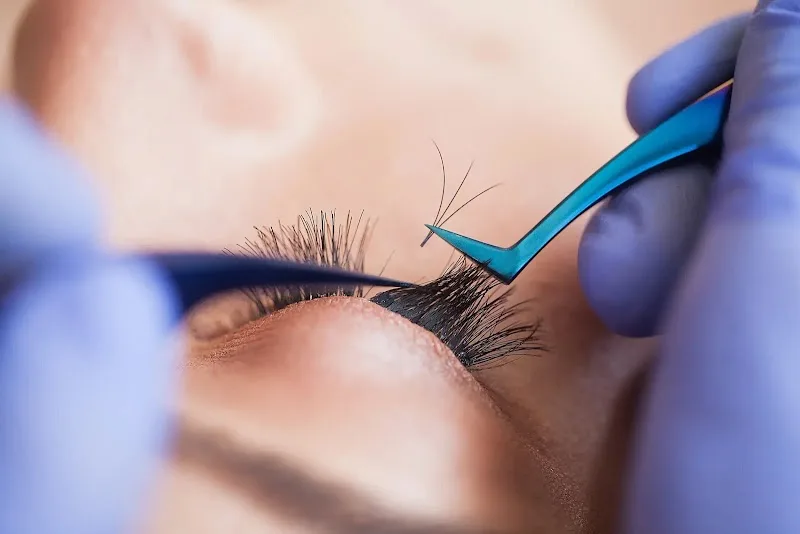 Extension de cils à Bordeaux - Lash Beauty 33