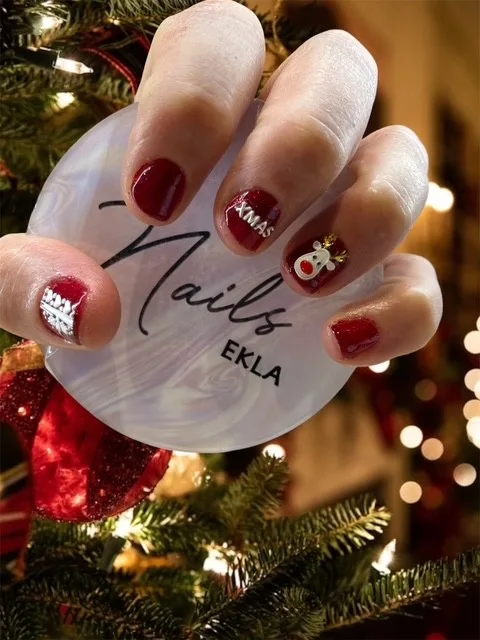 Nails EKLA