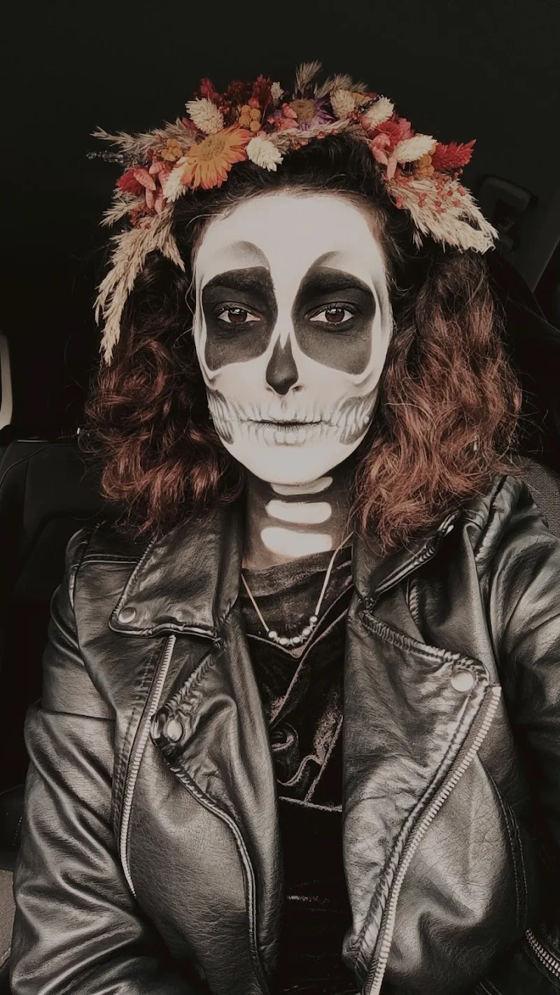 Dana Makeup