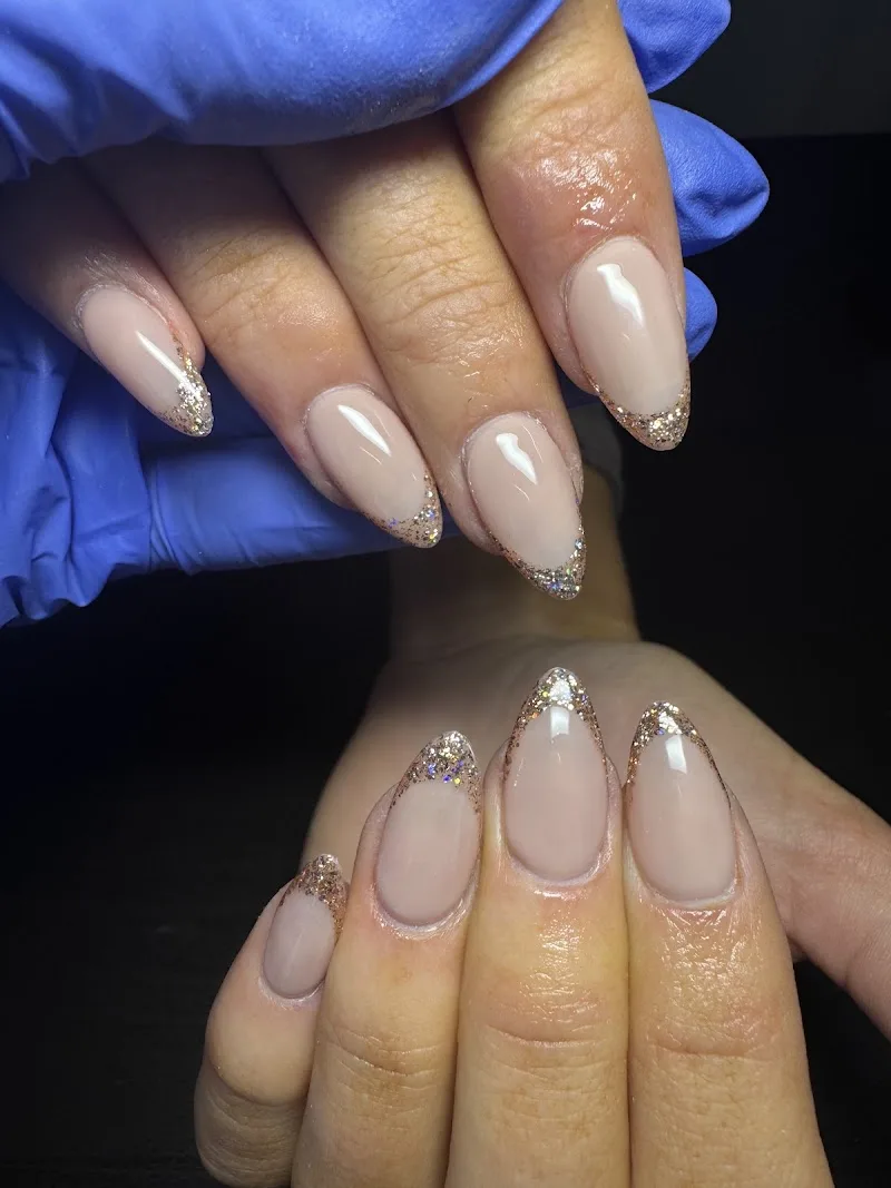 Lb Nails