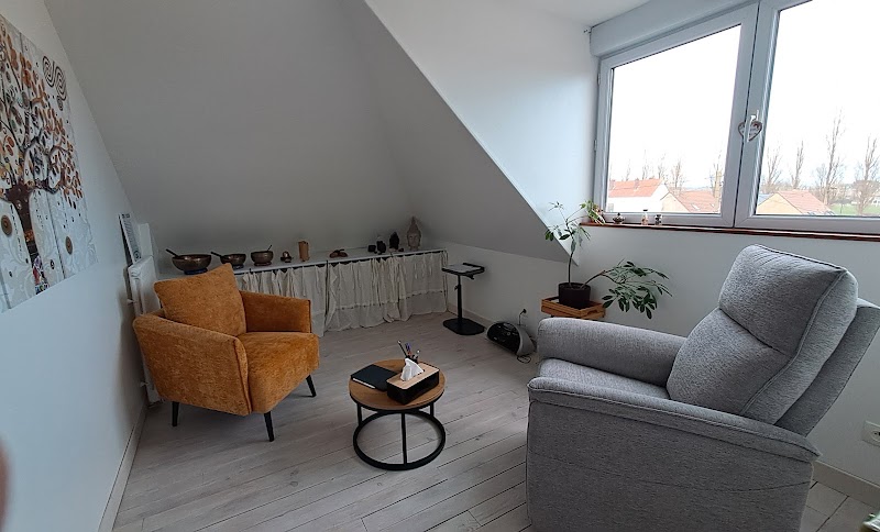 Anne Guinard - hypnothérapeute - coach bien-être - praticienne en massage sonore bols tibétains - Le Havre