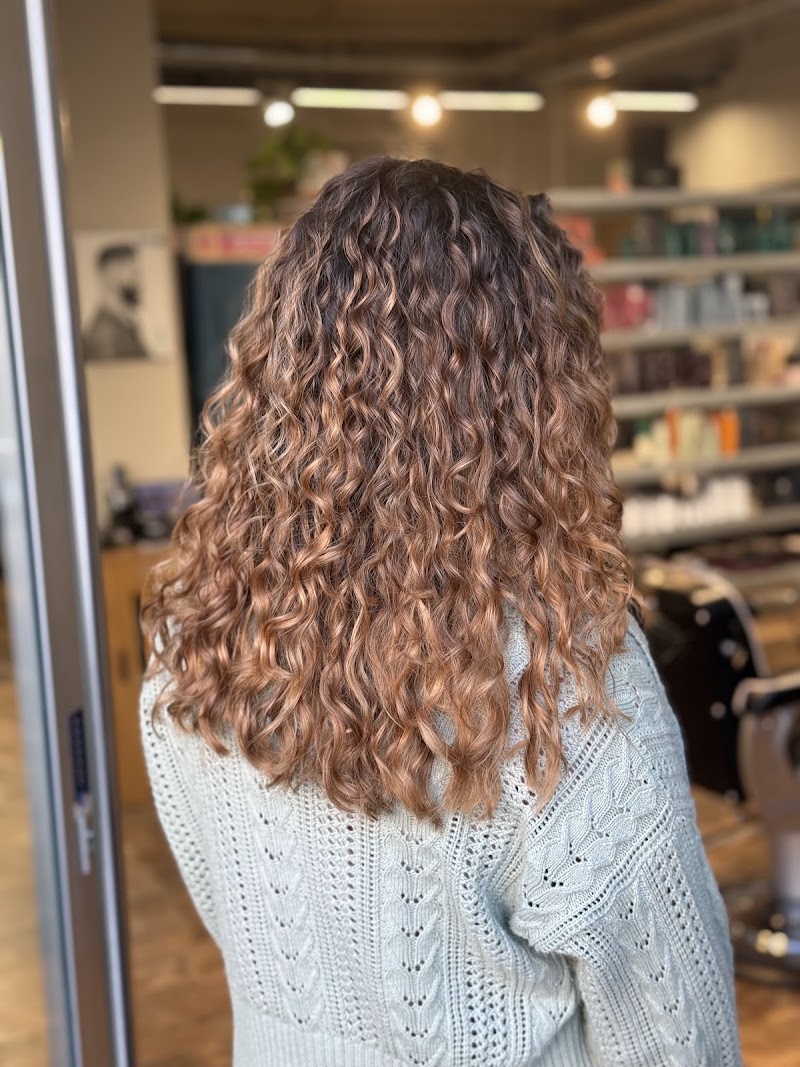 MINELLE Salon de Coiffure AVEDA - Coiffure Strasbourg - OneBooking