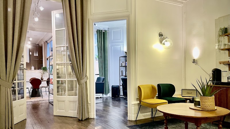 LE PETIT HÔTEL - Écrin de coiffure - Coiffure Nantes - OneBooking
