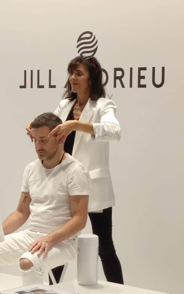 Coupe Énergétique Orléans / Estelle Stepien - Trichothérapy - Coiffure Orléans - OneBooking