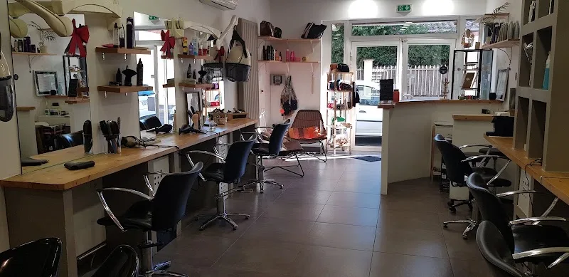 De mèche avec vous - Coiffure Sète - Photo de couverture - OneBooking