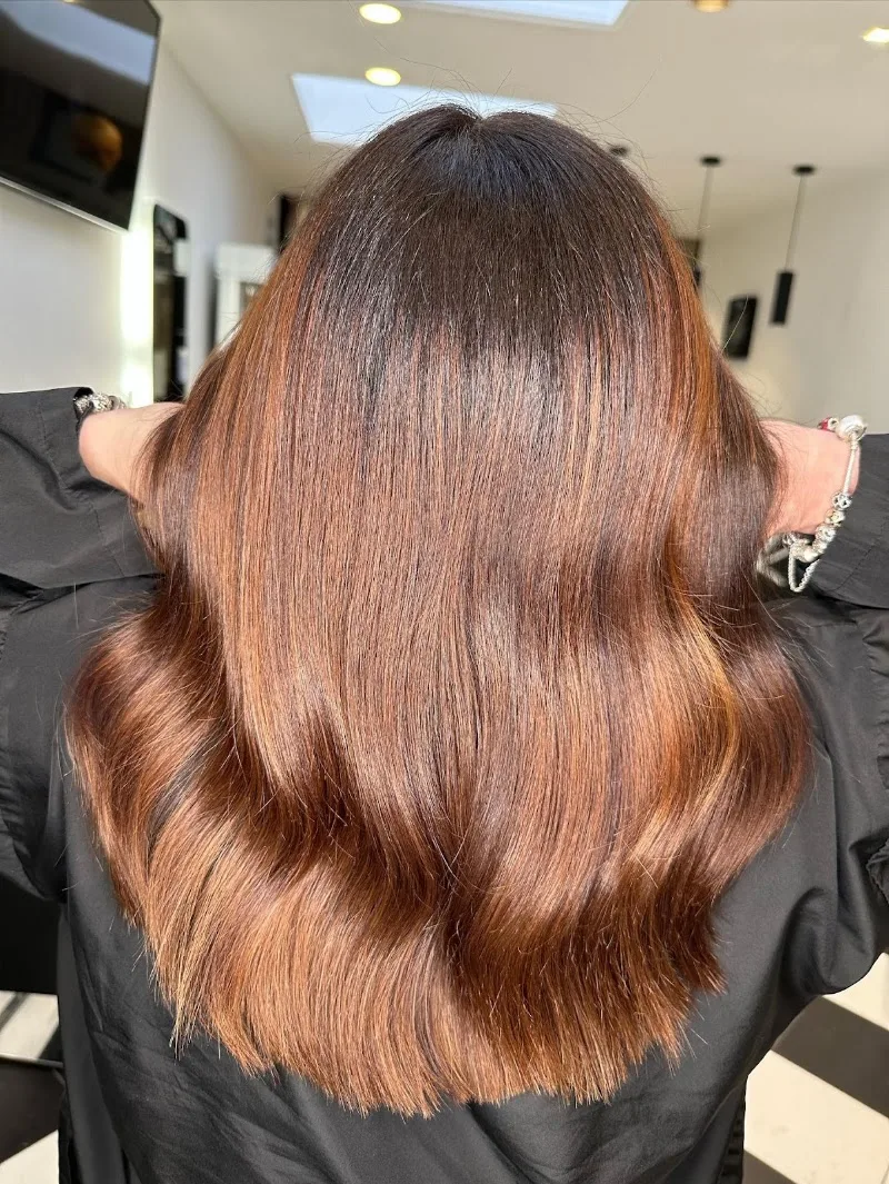 By Alex Mk - Coiffure Dijon - Photo de couverture - OneBooking