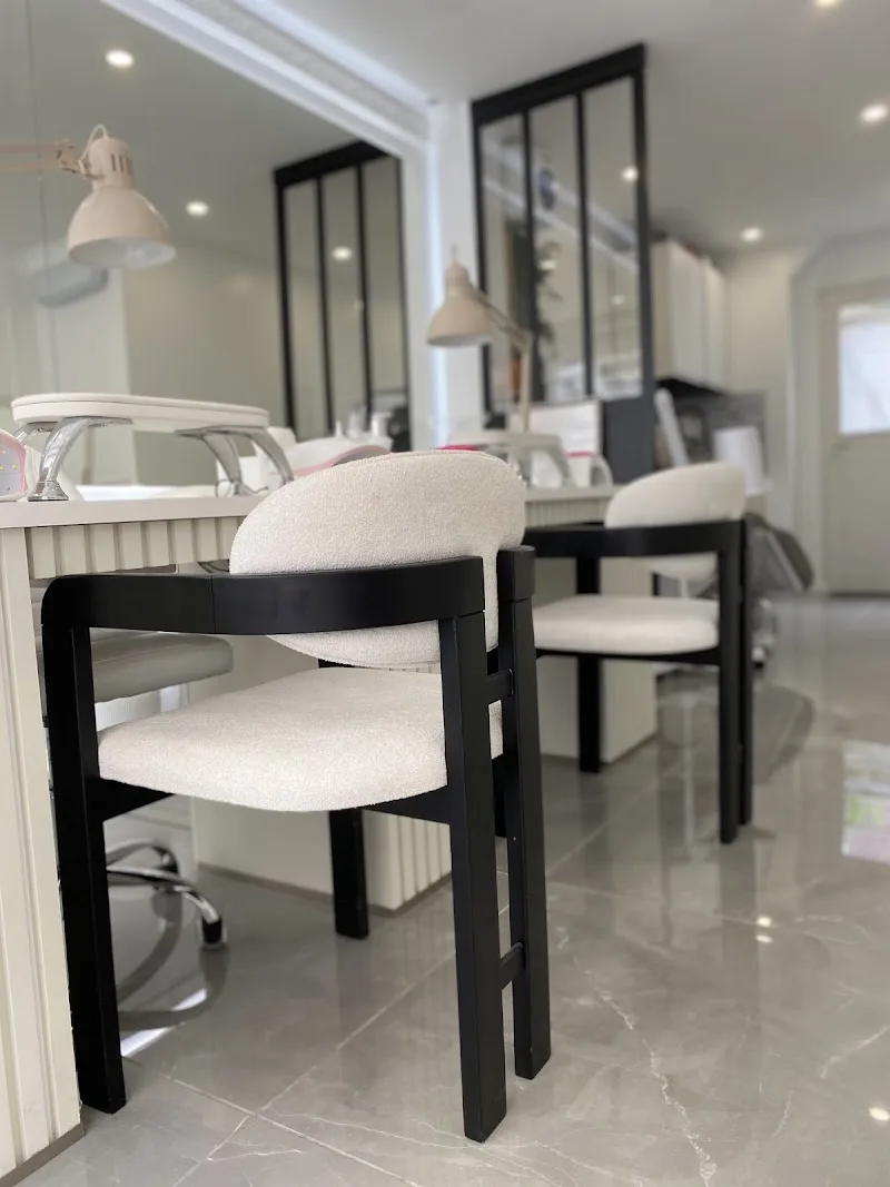 Magic’Al Nails Studio Paris 17 eme - manucure pédicure russe formation