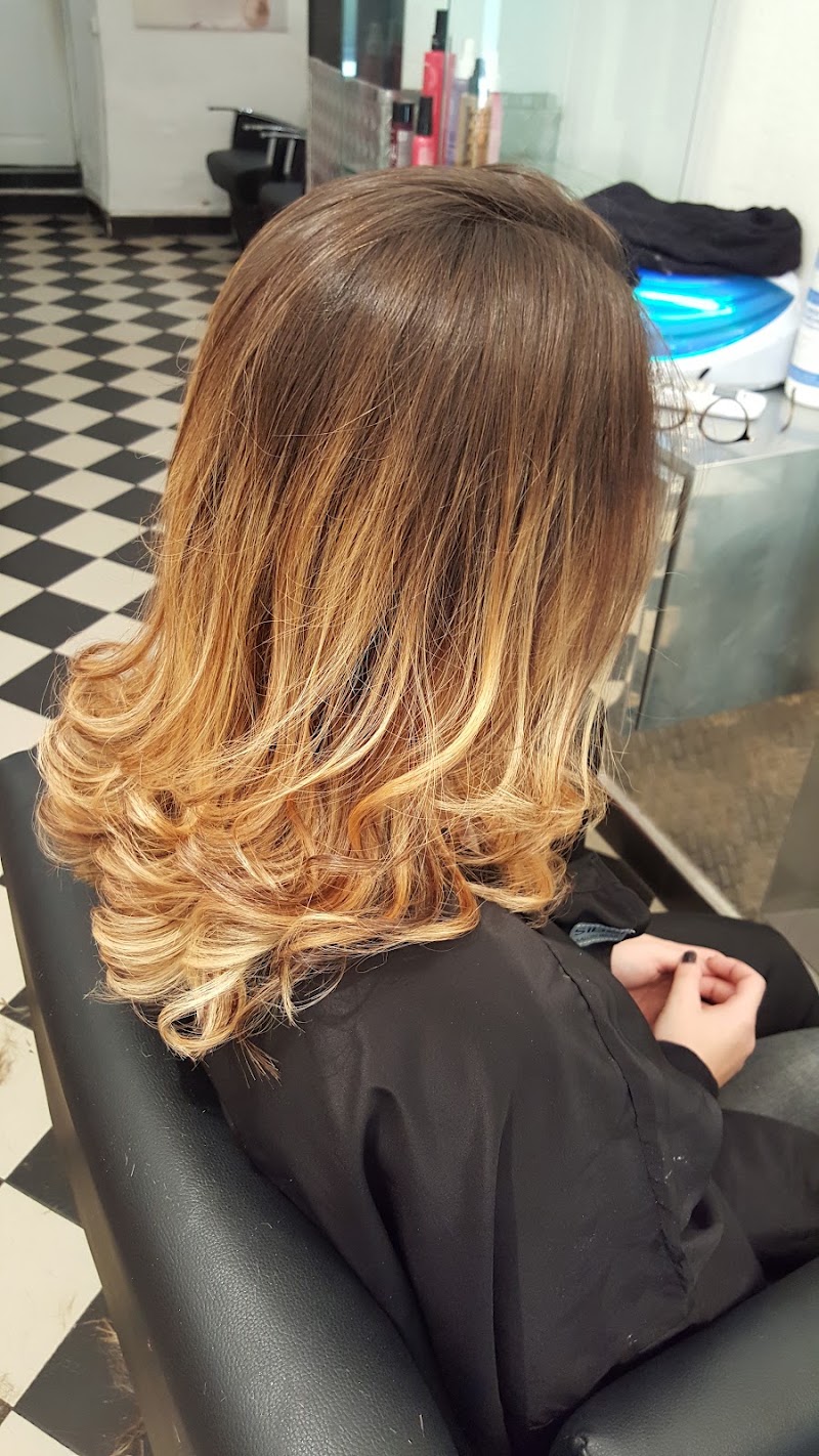 E.B Studio - Coiffure Bastia - OneBooking