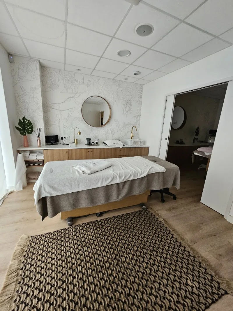 ESPRIT ZEN - Onglerie Poitiers - Photo de couverture - OneBooking