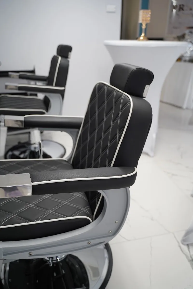 TORIHAIRCUT