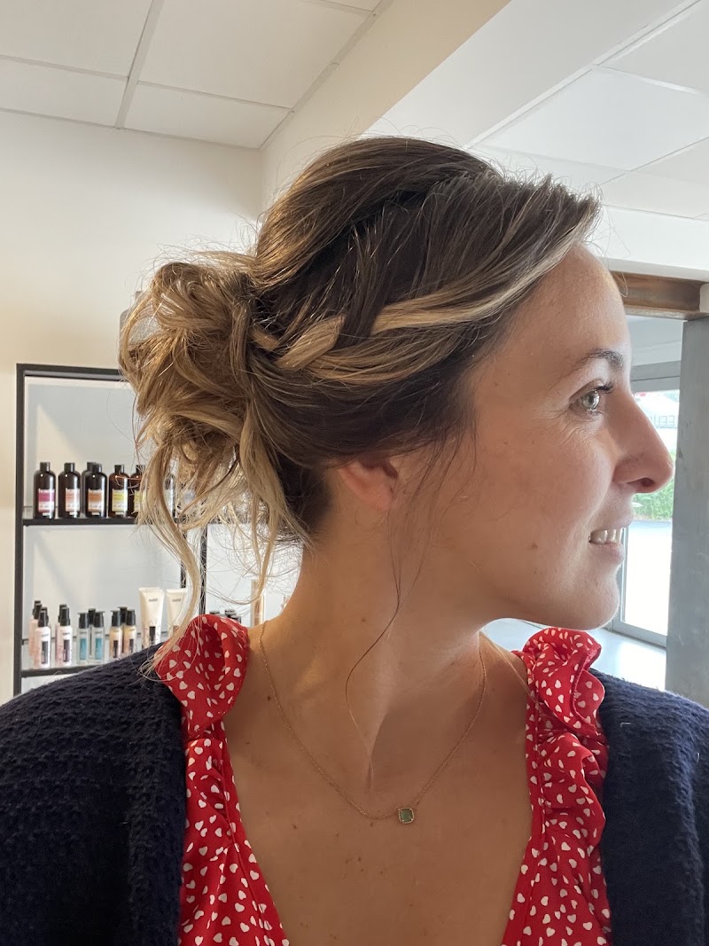 EB - Imparfaites | Salon de Coiffure - Coiffure Bayonne - OneBooking
