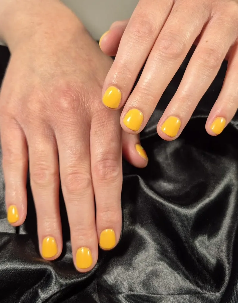 Attentio'nails