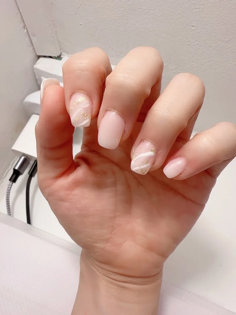 Dupin Nail Bar (depuis 2012) Manucure