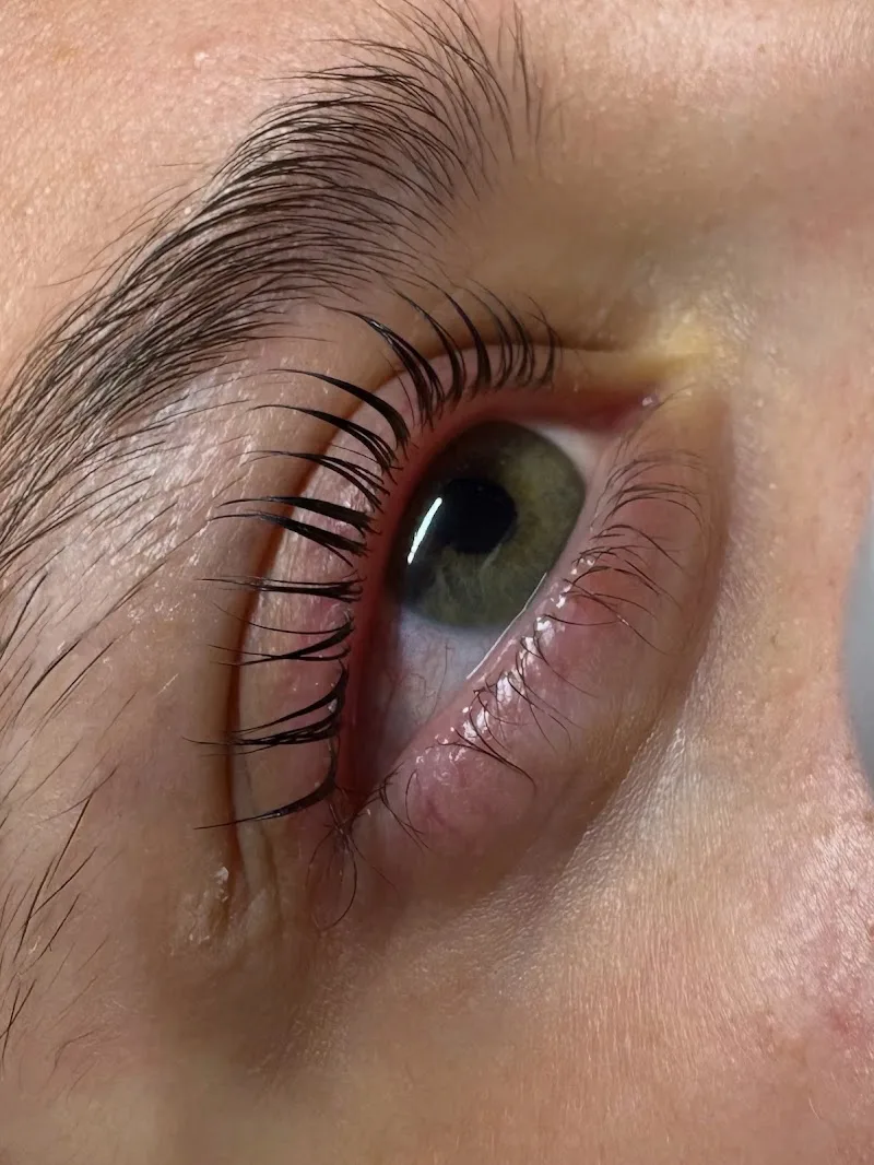 Extensions de cils, rehaussements de cils & Browlifts Bordeaux - CHARM BEAUTY
