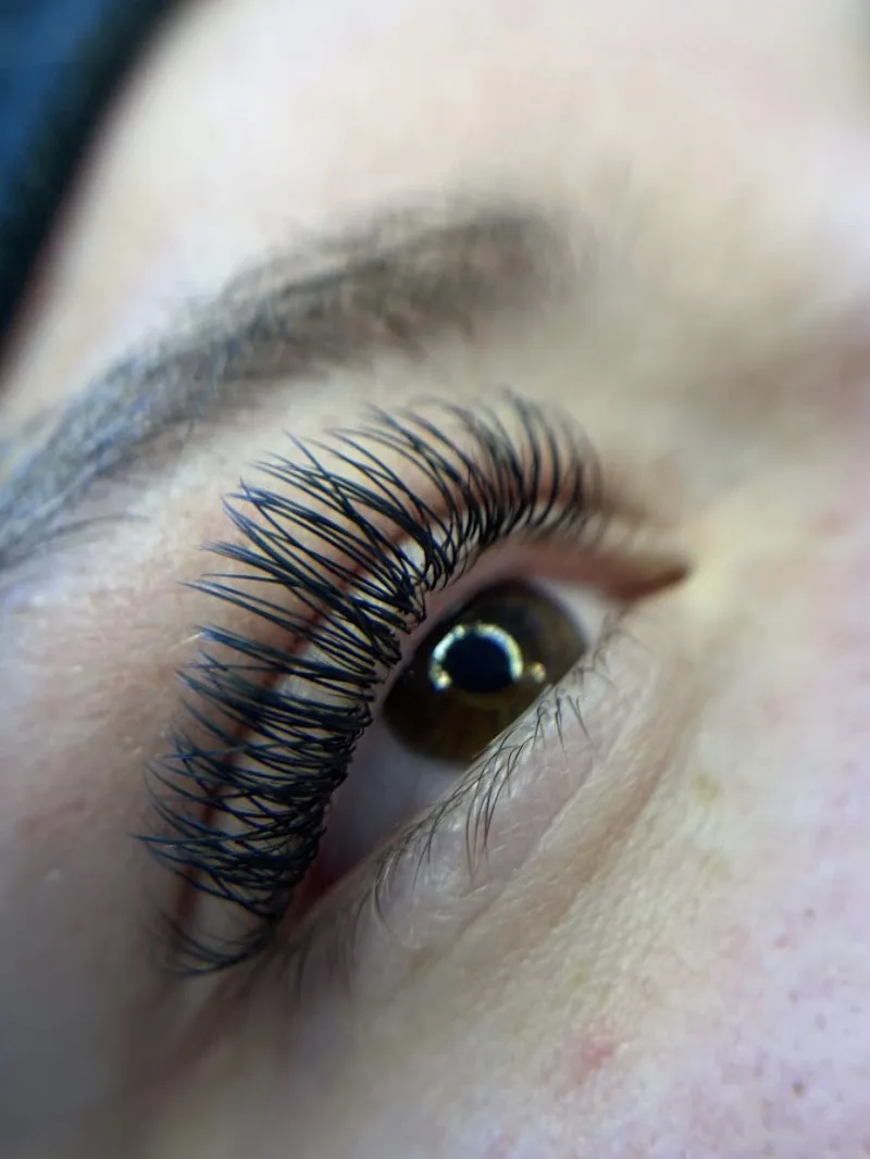 Laulash - Sourcils & cils Amiens - Photo de couverture - OneBooking