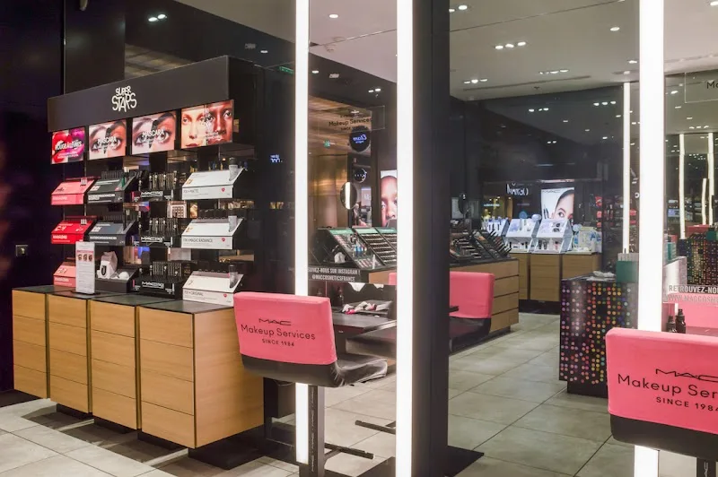 MAC Cosmetics - Maquillage Lille - Photo de couverture - OneBooking