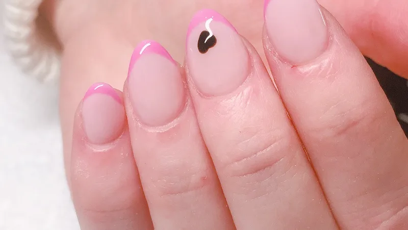 Victoria Nails Paris - Onglerie Paris - Photo de couverture - OneBooking