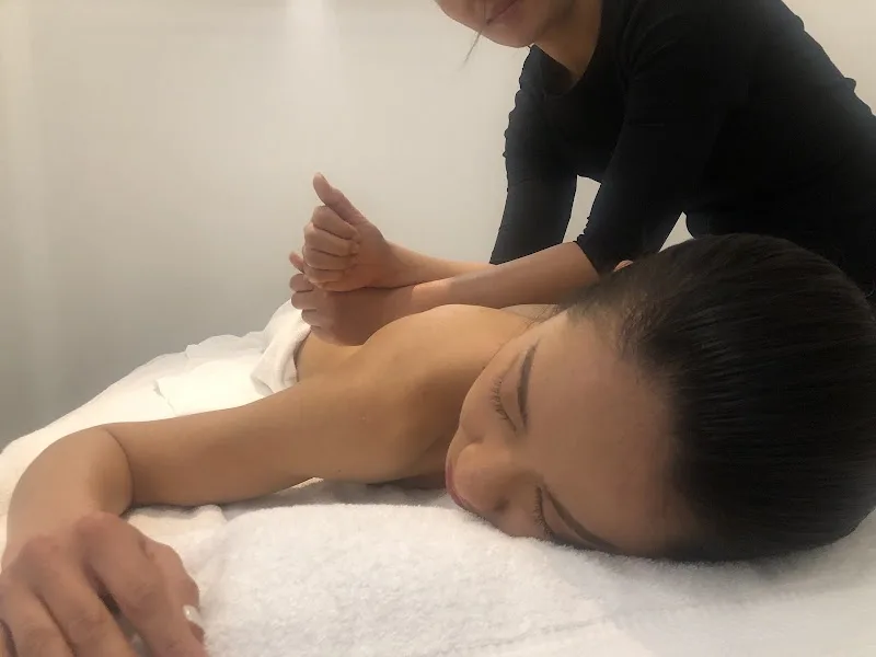 LAANNA MASSAGE Bayonne - Massage Bayonne - OneBooking