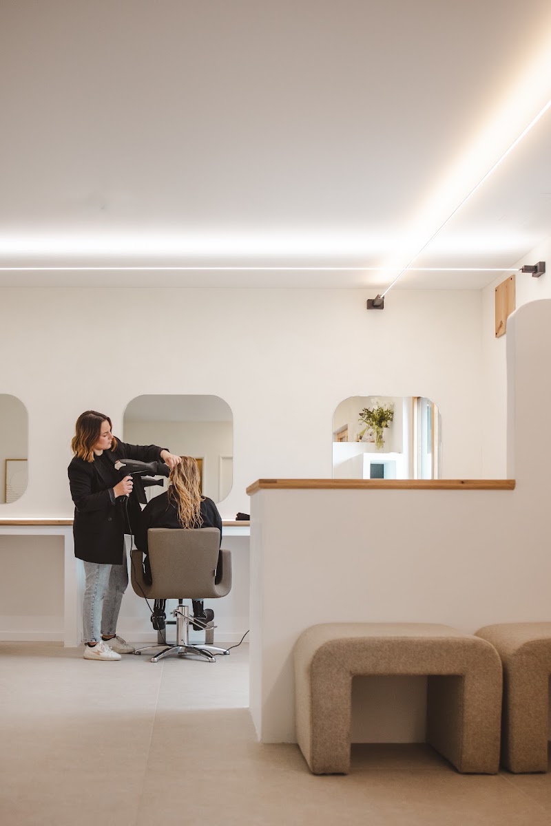Margaux Pudda - Institut Holistique - Coiffure & Head Spa - Coiffure Grenoble - OneBooking