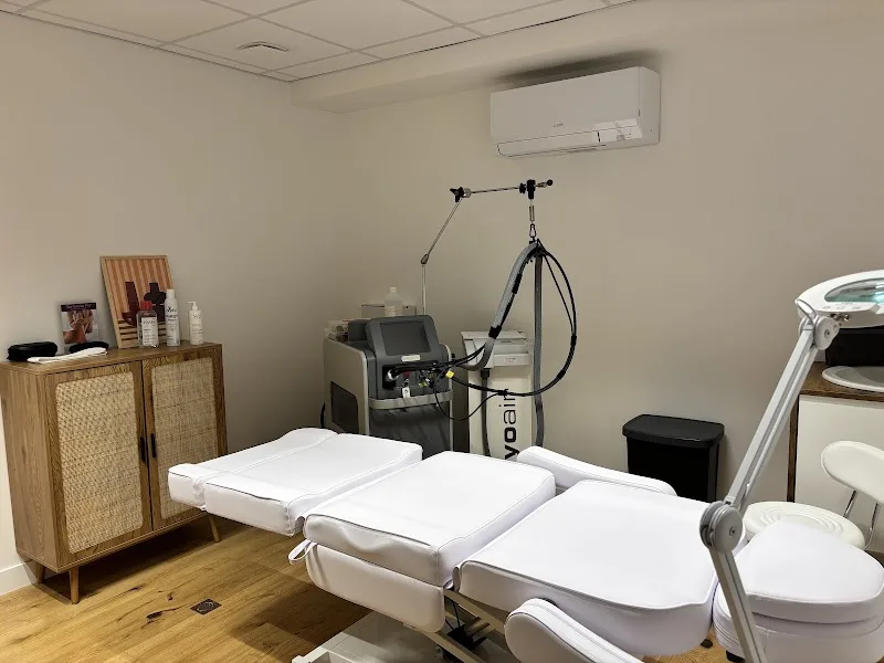Auraskin laser