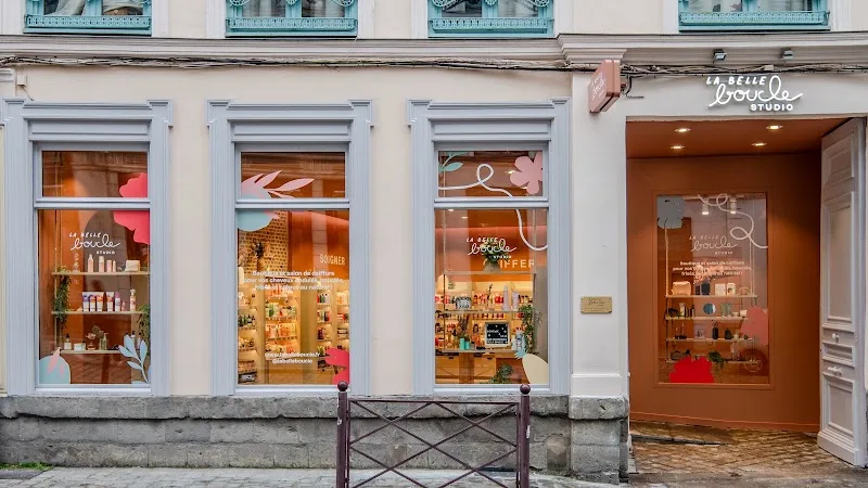 La Belle Boucle Lille - Boutique et salon de coiffure cheveux bouclés, ondulés, frisés, crépus