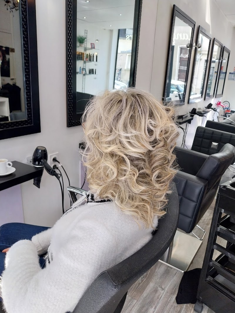 Mélange de couleurs by Joëlle coiffure - Coiffure Tours - OneBooking