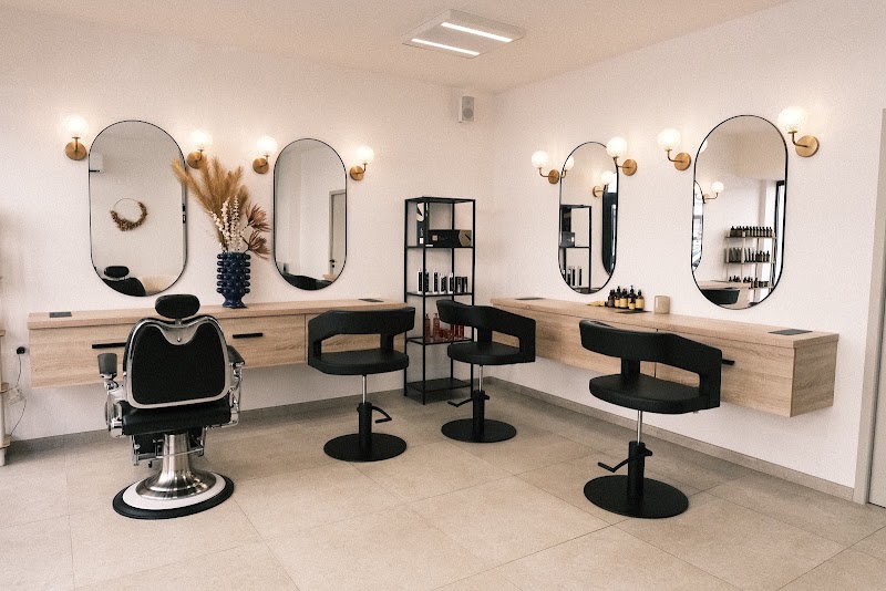 Local numéro 7 - Coiffure Bayonne - OneBooking