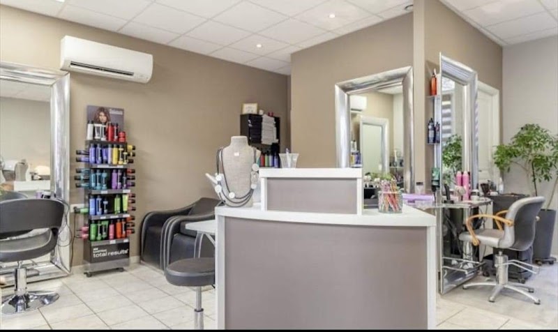 ATELIER DE COIFFURE KARIN (Concept Personnalisé PRIVÉ) Visagiste 3D Multistyles (Méthode Claude JUILLARD) - Coiffure Nîmes - OneBooking