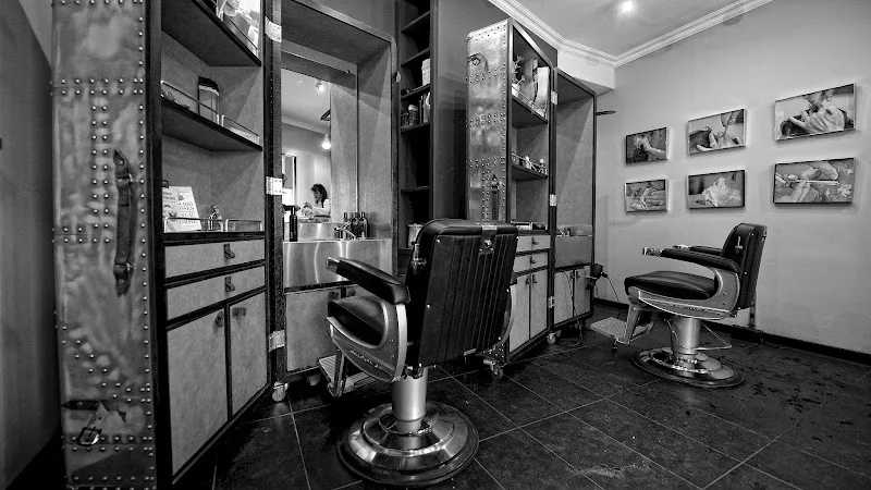 L'homme Coiffeur Barbier
