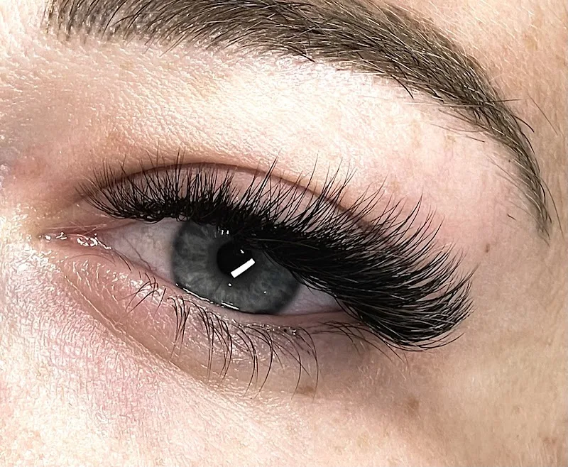 Rokaya Lashes | Beauté et extensions de cils