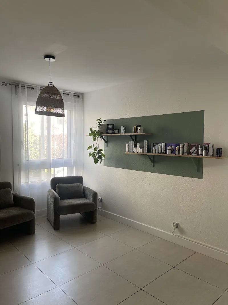 Stud10 | Épilation Laser, Soin Visage, Head SPA, Drainage RENATA | TOULOUSE