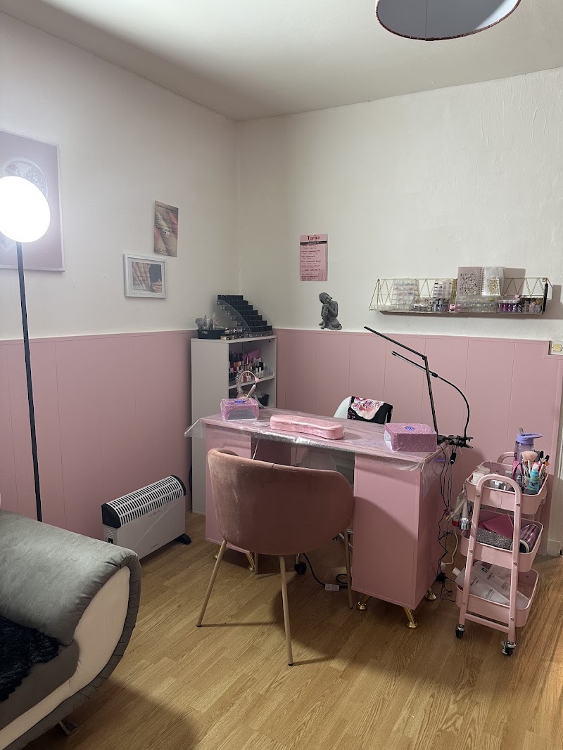 Loana_beauty_s - Sourcils & cils Grenoble - Photo de couverture - OneBooking