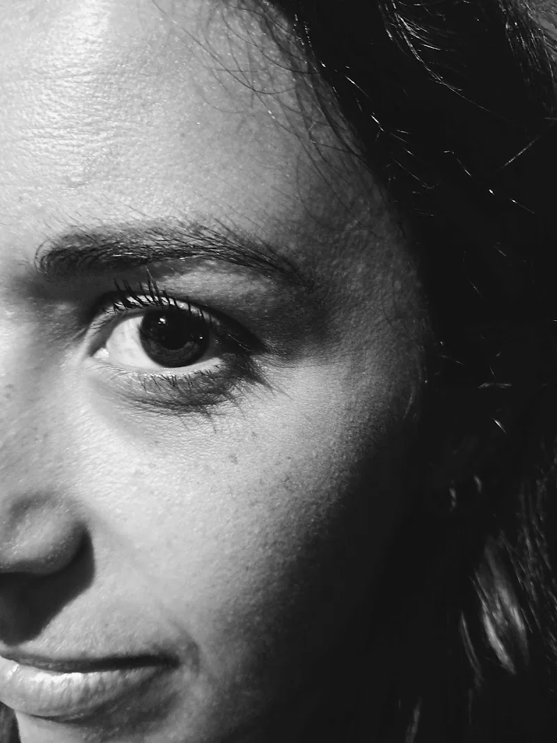 La Cooloc - Sourcils & cils Nantes - Photo de couverture - OneBooking