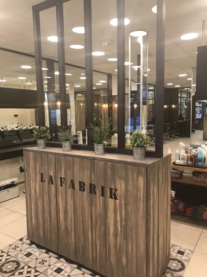 LA FABRIK DES EMBELLIS - Coiffure Reims - OneBooking
