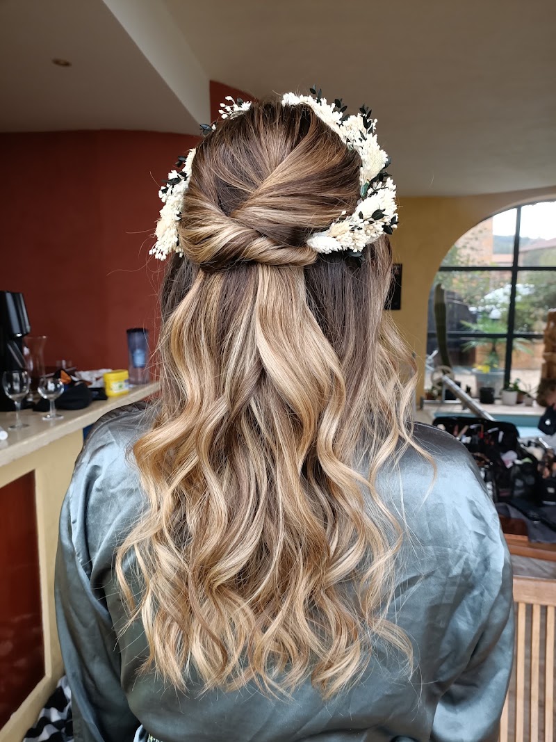 Elodie Lacambra Maquilleuse / coiffeuse