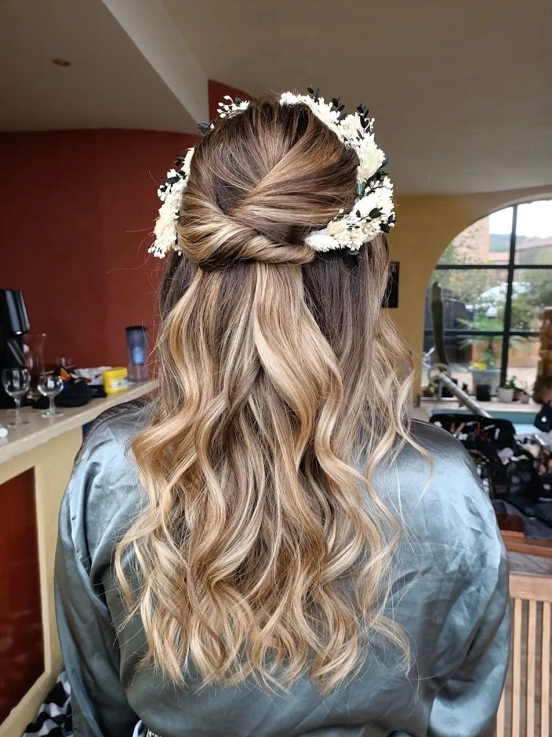 Elodie Lacambra Maquilleuse / coiffeuse