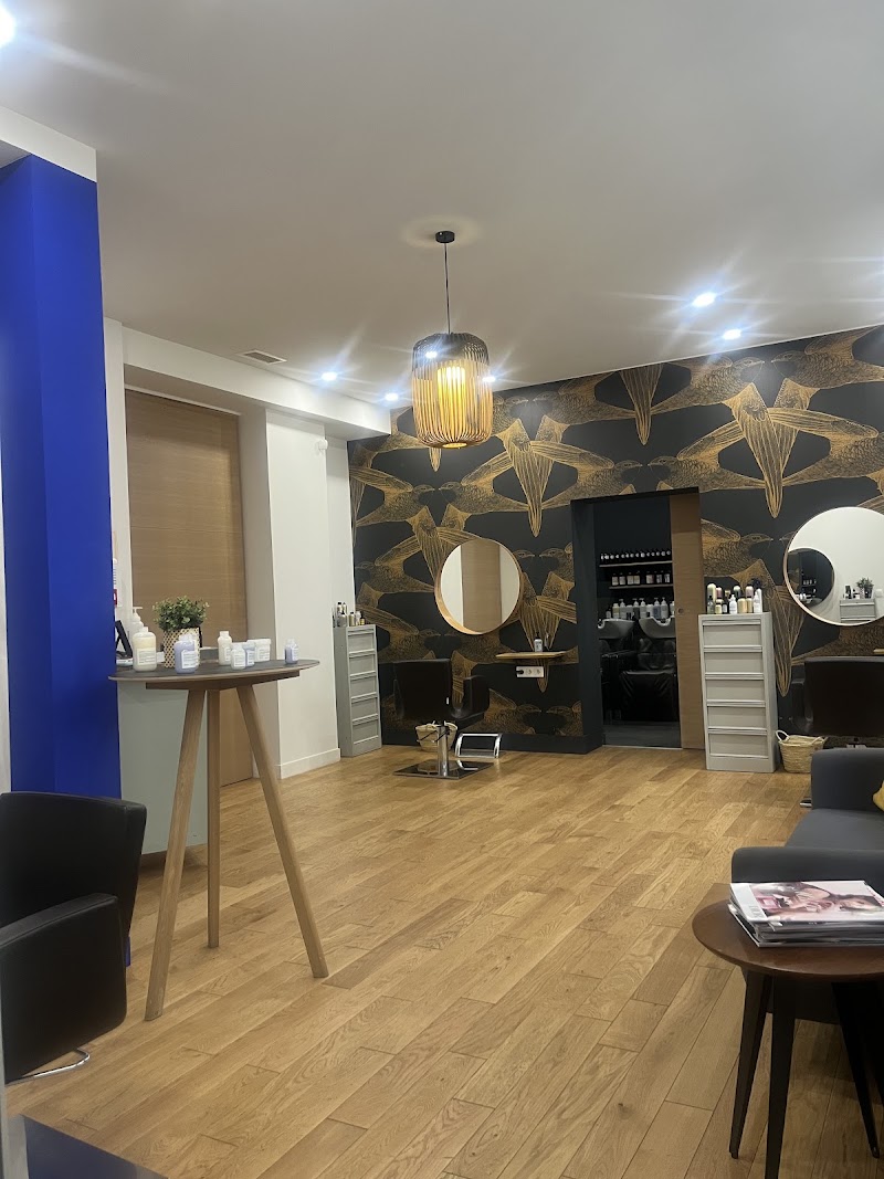 Côté Cour – Salon de coiffure privé Nîmes - Coiffure Nîmes - OneBooking