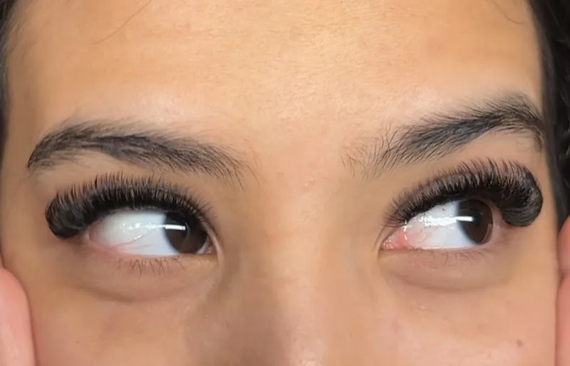 EYES'BEAUTY Lille - Prothésiste ciliaire - Extensions de cils