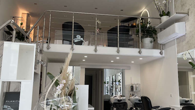 Aliona Salon de Beauté & Coiffure - Coiffure Lyon - OneBooking