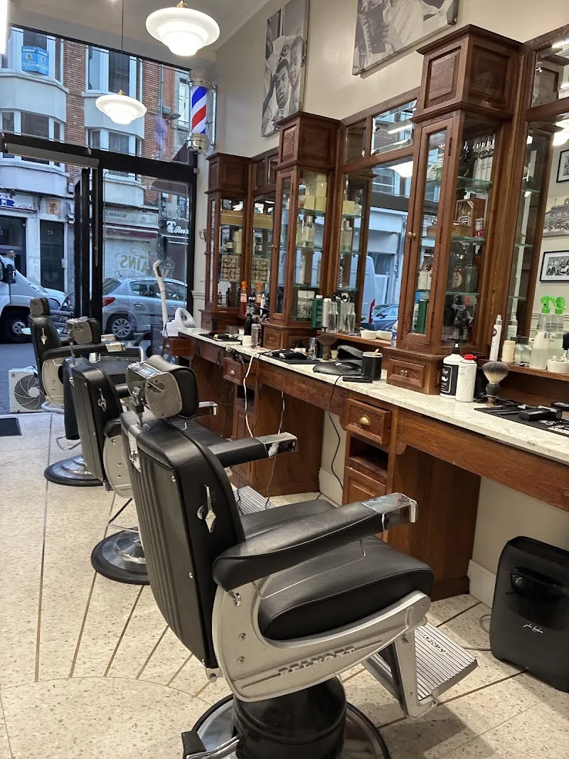 LES VILAINS BARBER (LILLE)