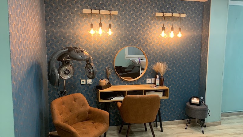 Le Salon De Joyce - coiffeur bordeaux - Head Spa - Coiffure Bordeaux - OneBooking