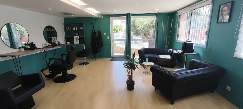 Cosmo barber place
