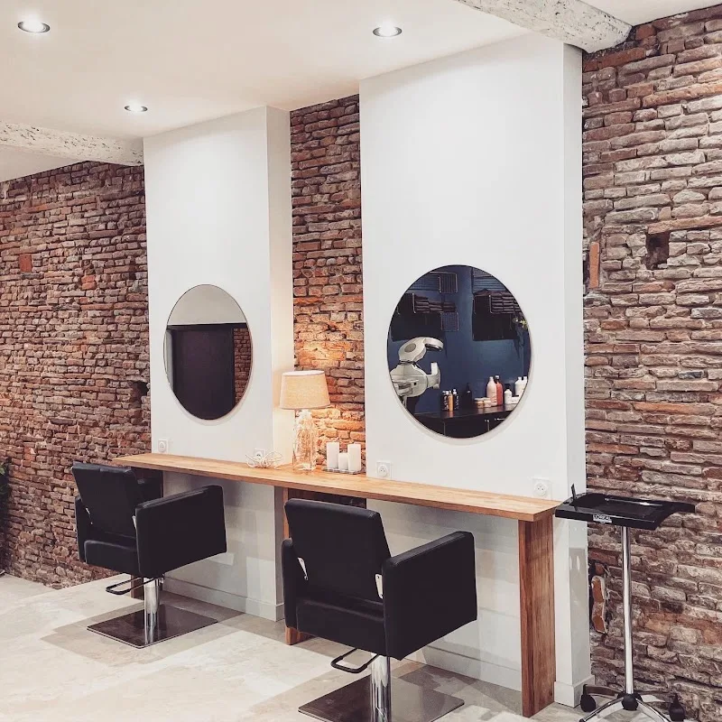 BATTELLI - Salon de coiffure à Toulouse - Par Alice Batteux & Benjamin Maroselli