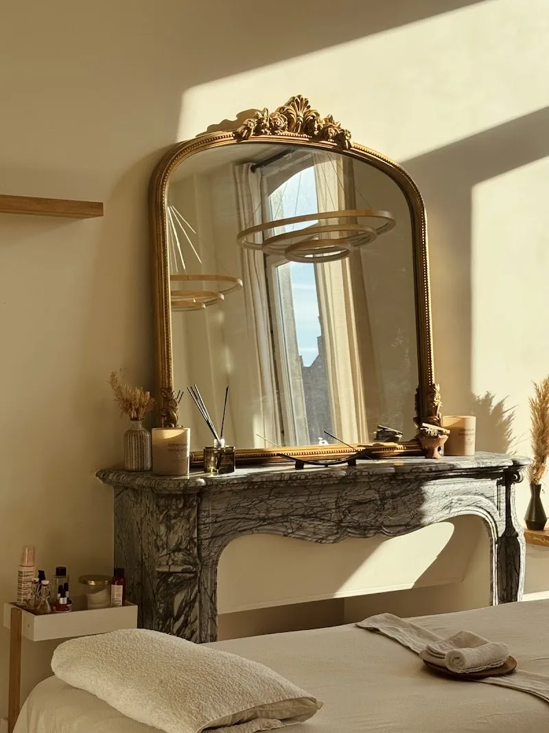 Anaïs C. Spécialiste | KOBIDO® | Drainage lymphatique Renata França | Post-Op | Madérothérapie | Massages & soins du visage