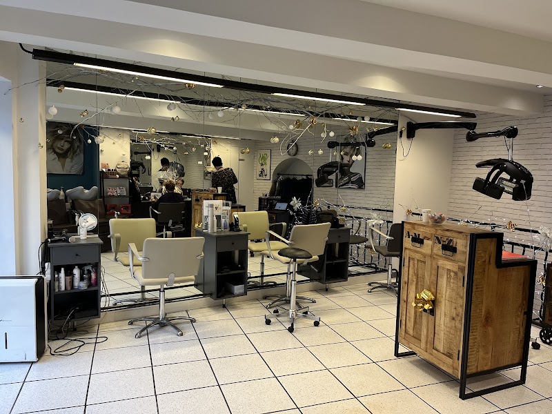 Annie Star Coiffure - Coiffure Nîmes - OneBooking