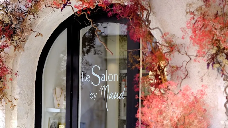 Le Salon by Maud｜Artisan Coloriste - Balayages - Soins Botox & Genoma - Coiffure La Rochelle - Photo de couverture - OneBooking