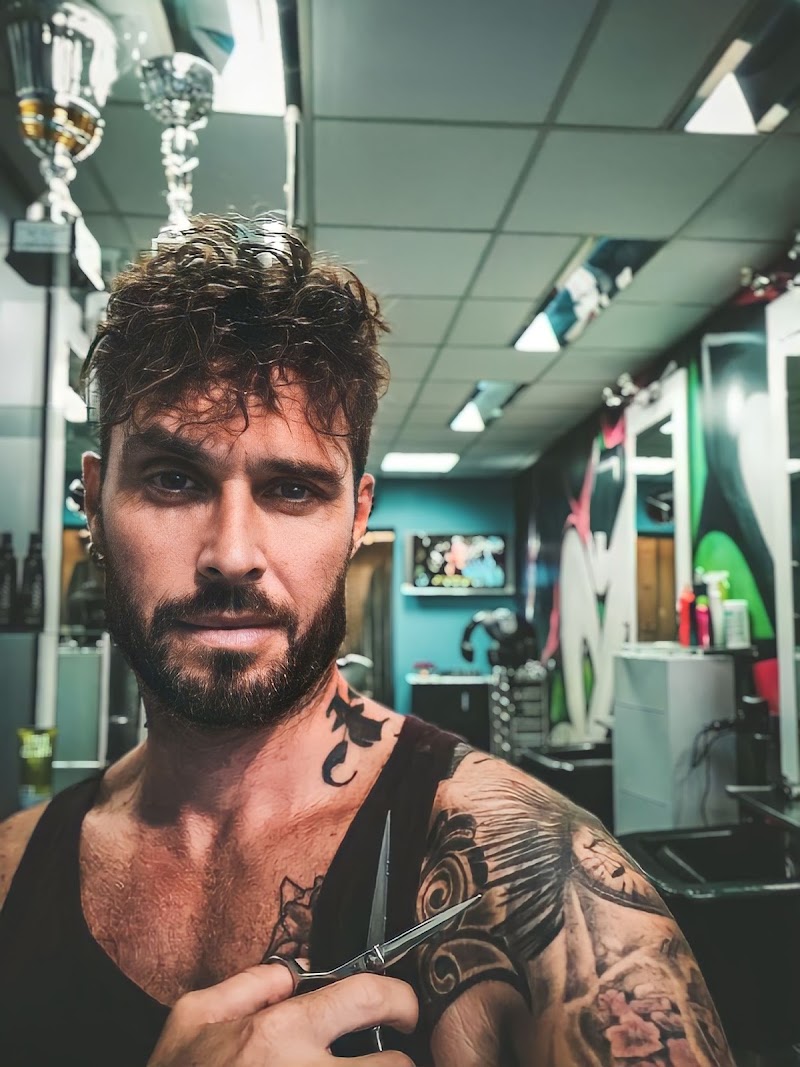 J.Factory - Coiffure Bayonne - OneBooking