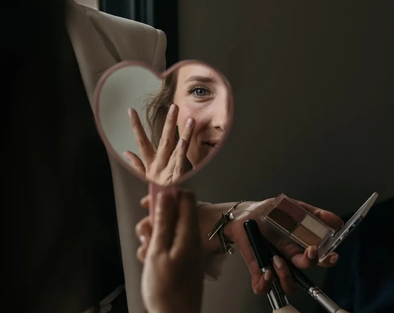 GUYSSOU PARIS | Makeup & Hair Studio