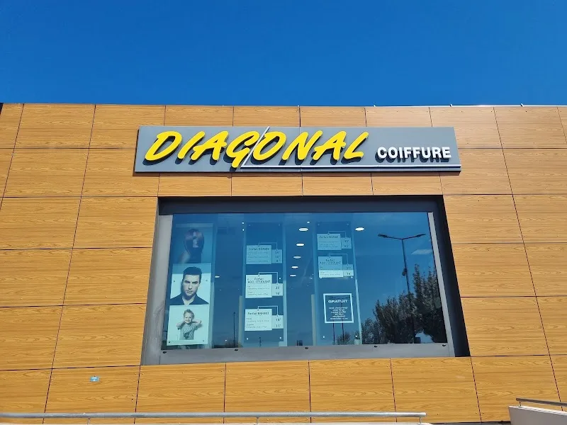 Diagonal Coiffure